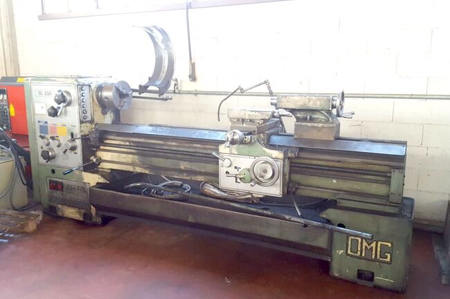 Rivendita Tornio parallelo OMG Zanoletti 250 usato